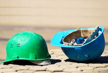 İnşaat İşçileri zor şapka