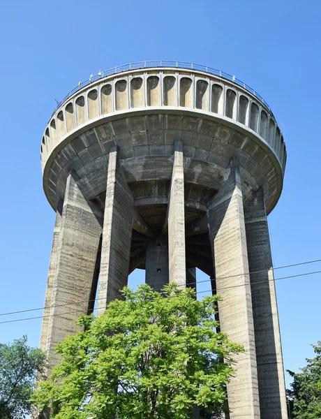 Water tower in the city — Stock Photo, Image