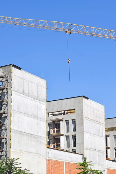 Pembangunan gedung apartemen baru. — Stok Foto