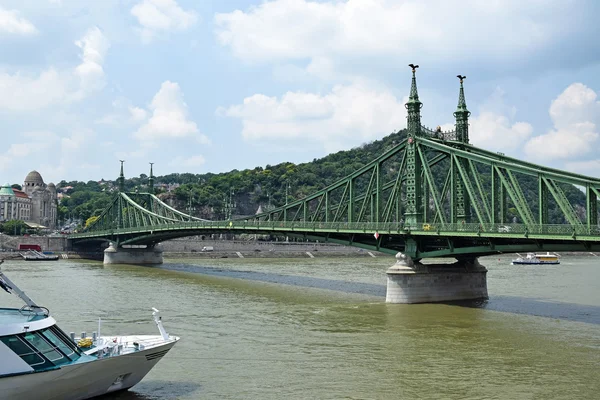 Liberty bridge over the river Danube at Budapest city, Hungary — Stock Photo, Image