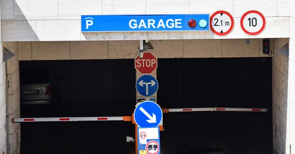 Parking garage entrance — Stock Photo, Image