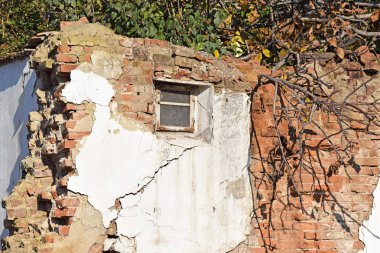 Eski bir bina tuğla duvar koşmak