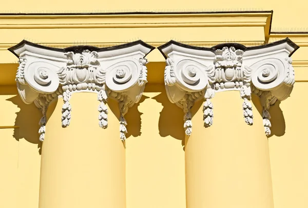 Pijlers van de grote kerk — Stockfoto