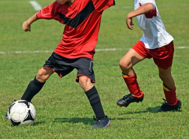 Çocuklar Futbol Oynuyor