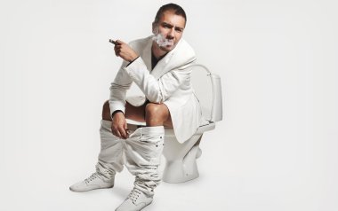Studio moda genç adam
