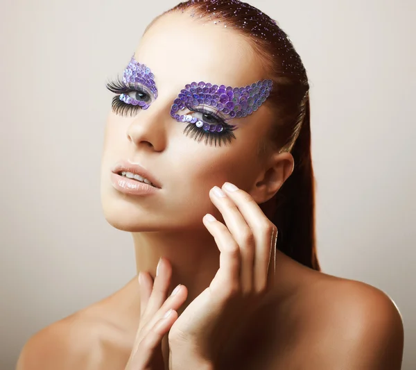 Porträt des Models mit Schönheit helles Make-up — Stockfoto