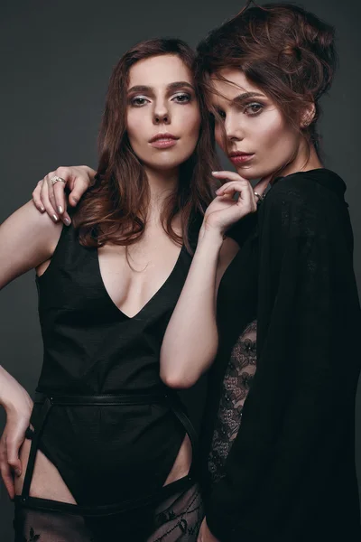Portrait of two beautiful, sensual brunette models-twins — Stock Photo, Image