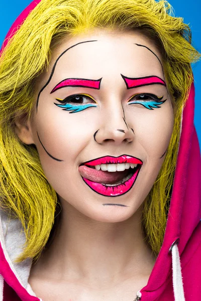 Foto de una joven sorprendida con maquillaje profesional de arte pop cómico. Estilo de belleza creativa . — Foto de Stock