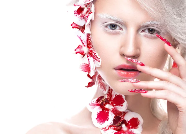 Beautiful girl with art make-up, flowers, curls and long nails. Manicure design. The beauty of the face. — Stock Photo, Image