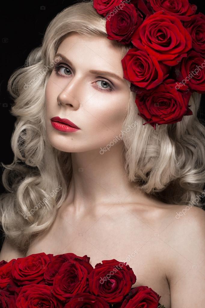 Beautiful blond with roses picture 971