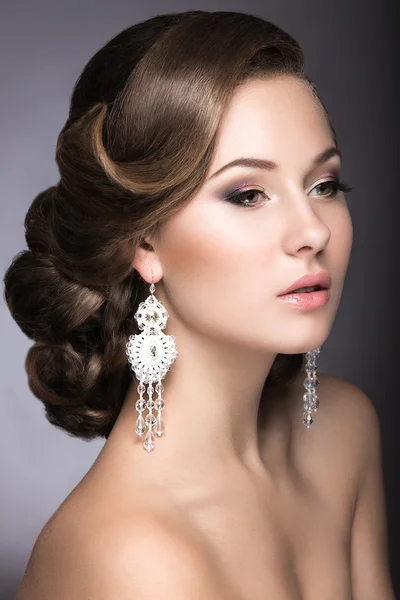 Portrait of a beautiful woman in the image of the bride. — Stock Photo, Image