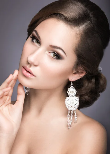 Portrait of a beautiful woman in the image of the bride. — Stock Photo, Image