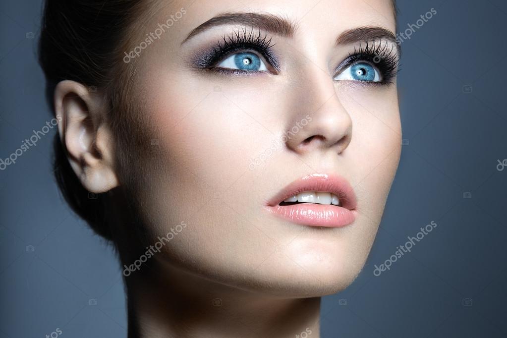 Maquillaje de rostro fotos de stock, imágenes de Maquillaje de rostro sin royalties | Depositphotos Maquillaje de rostro fotos de stock, imágenes de Maquillaje de rostro sin royalties | Depositphotos
