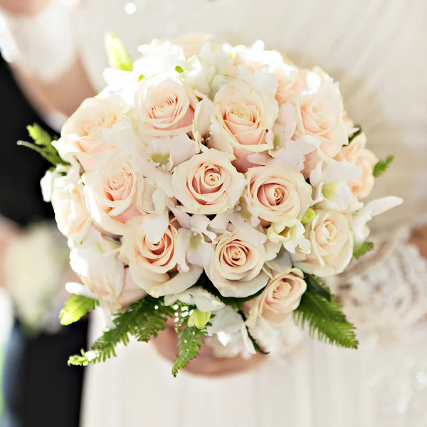 Bruidsboeket van bloemen. — Stockfoto