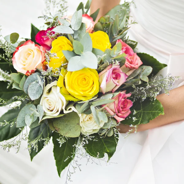 Bruidsboeket van bloemen. — Stockfoto