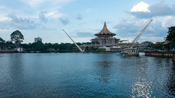 Sarawak Törvényhozó Épület Vagy Dewan Undangan Negeri Sarawak Kuching Vízparton — Stock Fotó