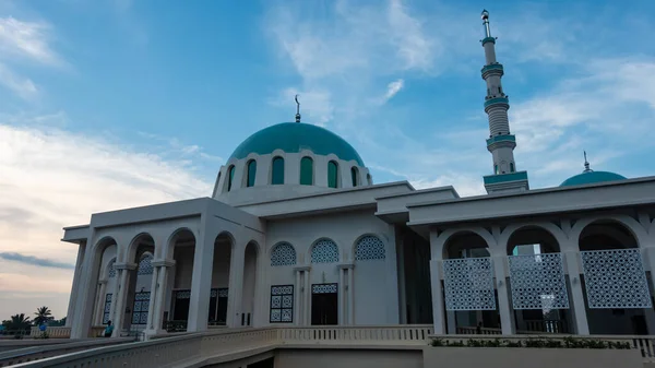 Krásná Plovoucí Mešita Kuching Nebo Místně Známá Jako Masjid India — Stock fotografie