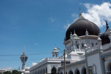 Zahir Camii (Malay: Mescidi Zahir), Alor Setar, Kota Setar, Kedah ve Malezya 'da yer alan bir camidir. 1912 'de inşa edilmiş..