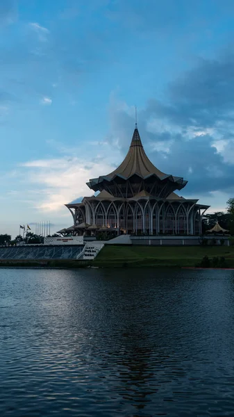 Het Wetgevingsgebouw Van Sarawak Dewan Undangan Negeri Sarawak Aan Het — Stockfoto