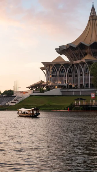 Het Wetgevingsgebouw Van Sarawak Dewan Undangan Negeri Sarawak Aan Het — Stockfoto