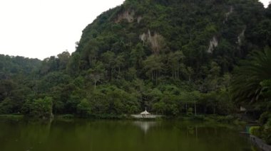 Tambun, Perak 'ta manzara dağları ve göl manzarası
