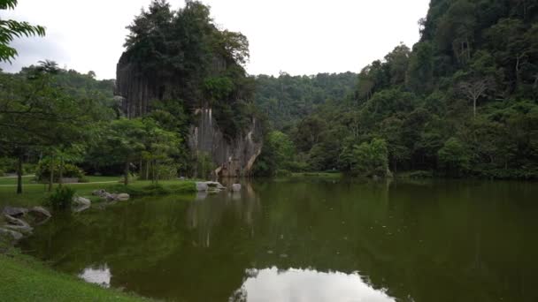 Montanhas Panorâmicas Vista Para Lago Tambun Perak — Vídeo de Stock