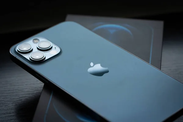 New Iphone Pro Max Pacific Blue Colour — Stock Photo, Image