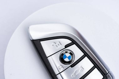 Anahtarsız için BMW Otomobil Anahtarı beyaz arkaplanda başla