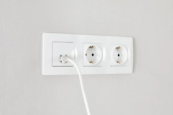 Prise Électrique Ethernet Blanc Sur Mur Gros Plan — Photo