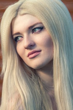 açık havada çok güzel bir kadın