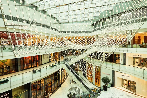 Dubai Mall Innenraum Shopper Gehen Durch Den Laden Dubai Vae — Stockfoto