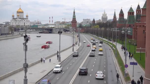Московский Кремль Москва Река Кремлевская Набережная Россия Москва Май 2021 — стоковое видео