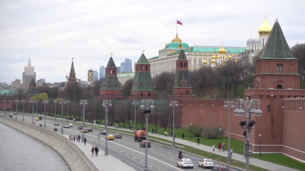 Московский Кремль Москва Река Кремлевская Набережная Россия Москва Май 2021 — стоковое видео