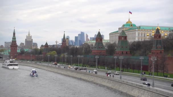 Kremlin Moscú Río Moscú Terraplén Del Kremlin Rusia Moscú Mayo — Vídeo de stock