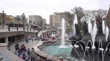 Moskova Manezhnaya Meydanı, Çeşme 