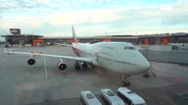 Havayolu Rusya 'nın Sheremetyevo uluslararası havaalanındaki uçağı. Rusya Moskova Haziran 2021