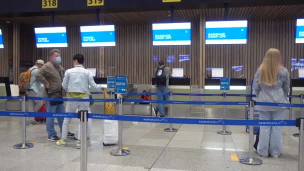 Μετρητές Εισιτηρίων Επιβατών Στο Αεροδρόμιο Sheremetyevo Ρωσία Μόσχα Ιούνιος 2021 — Αρχείο Βίντεο