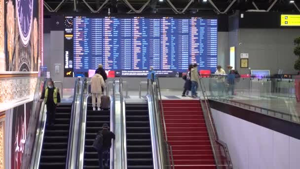 Passageiros Aeroporto Sheremetyevo Rússia Moscou Maio 2021 — Vídeo de Stock