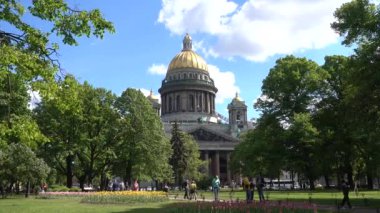 St. Isaac Katedrali, Alexander Bahçesi. Rusya, Saint Petersburg Haziran 2021