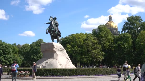 Cavaleiro Bronze Monumento Pedro Grande Dia Verão Rússia São Petersburgo — Vídeo de Stock