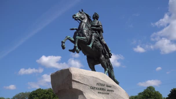 Cavaleiro Bronze Monumento Pedro Grande Close Rússia São Petersburgo Junho — Vídeo de Stock