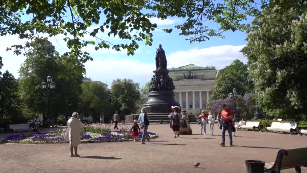 Μνημείο Της Αικατερίνης Στον Κήπο Κάθριν Ρωσία Αγία Πετρούπολη Ιούνιος — Αρχείο Βίντεο