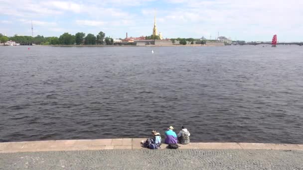 Spit Van Vasilievsky Island Promenade Met Uitzicht Rivier Neva Petropalovskaya — Stockvideo