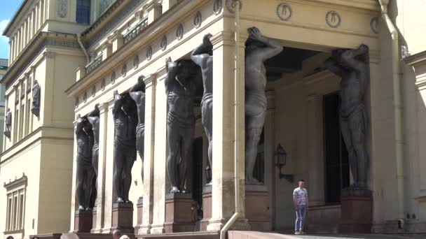 Hermitage Daki Atlantisliler Büyük Bir Balkonu Destekliyor Rusya Saint Petersburg — Stok video