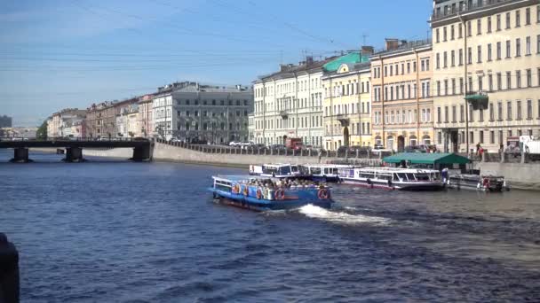 Fontanka Fluss Ausflugsschiff Fährt Den Fluss Entlang Russland Petersburg Juni — Stockvideo