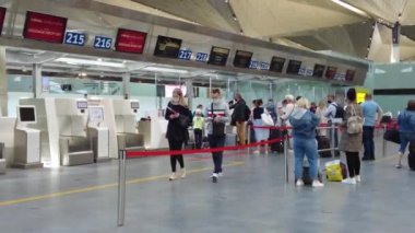 Pulkovo havaalanındaki yolcu kayıt gişelerinde. Rusya, Saint Petersburg Haziran 2021