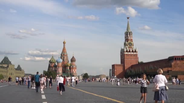 Praça Vermelha Moscou Catedral Basílio Torre Spasskaya Pessoas Ambulantes Rússia — Vídeo de Stock