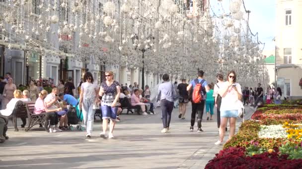 Moskwa Ulica Mykoła Ludzie Chodzą Letni Dzień Rosja Moskwa Lipiec — Wideo stockowe