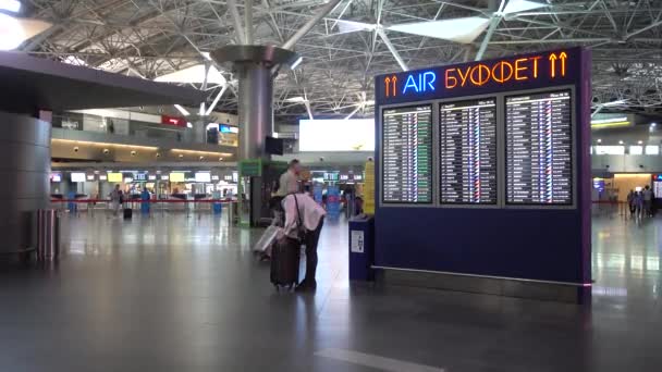 Vnukovo Airport Passengers Departure Terminal Hall Russia Moscow August 2021 — Stock Video