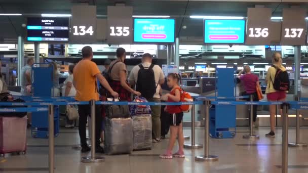 Balcões Check Passageiros Aeroporto Vnukovo Rússia Moscou Agosto 2021 — Vídeo de Stock